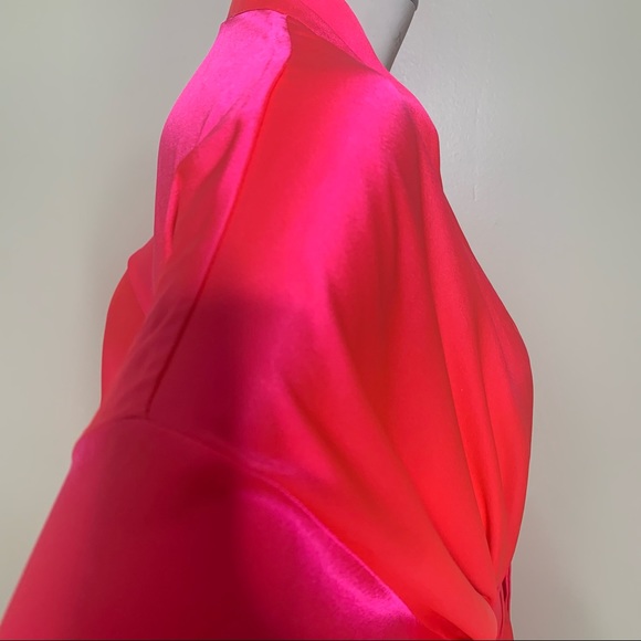 Victoria’s Secret Bright Pink Silky Robe - Picture 13 of 15
